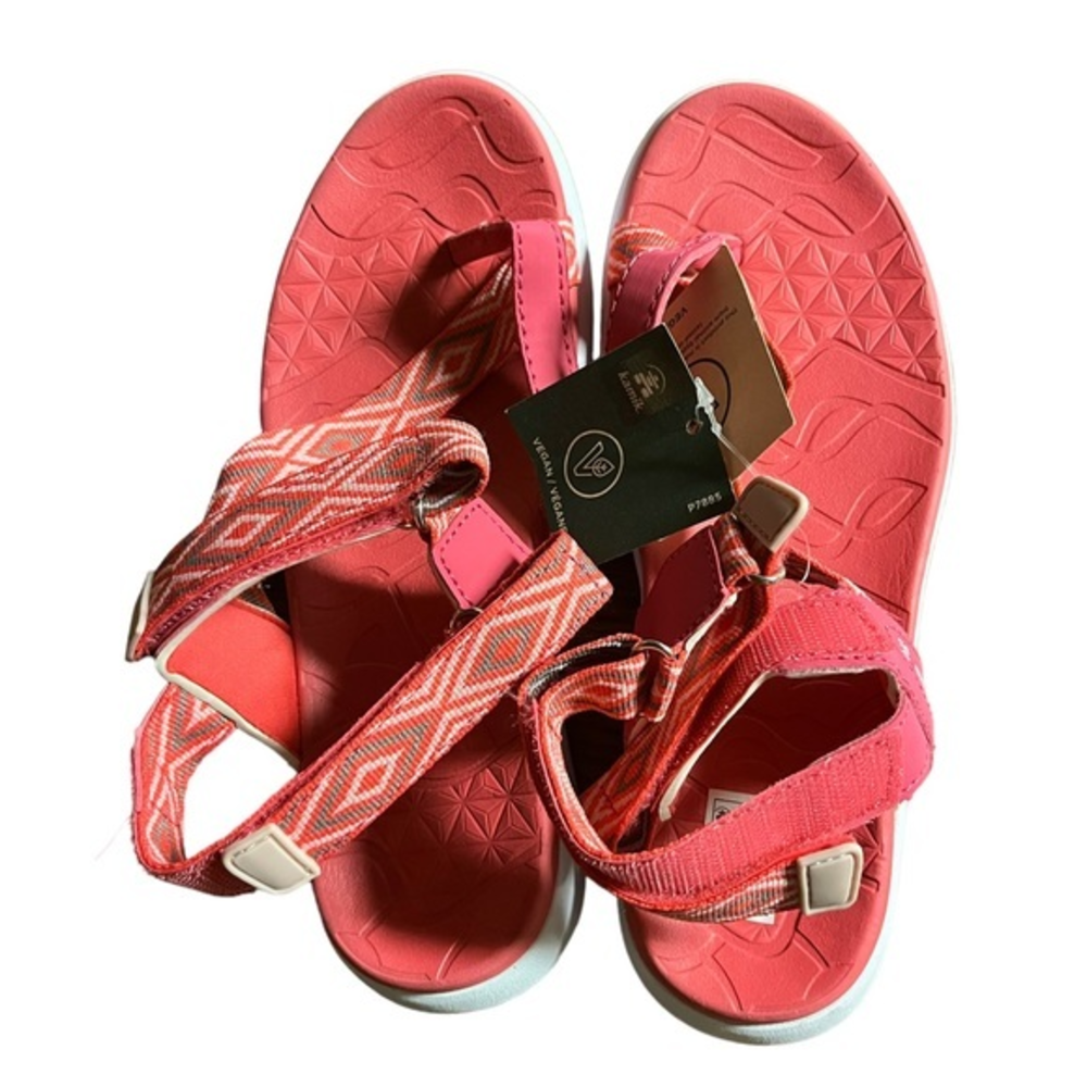 Kamik womens sandals‎ size 8, NWT